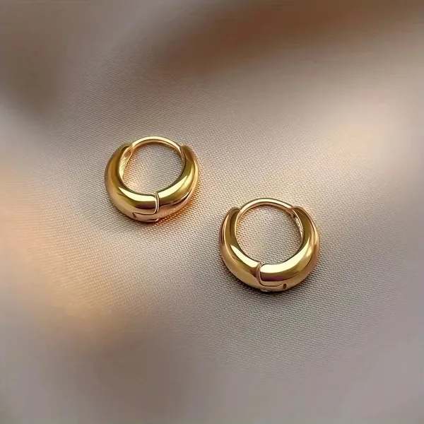Gold_C_Hoops_Earrings_For_Women